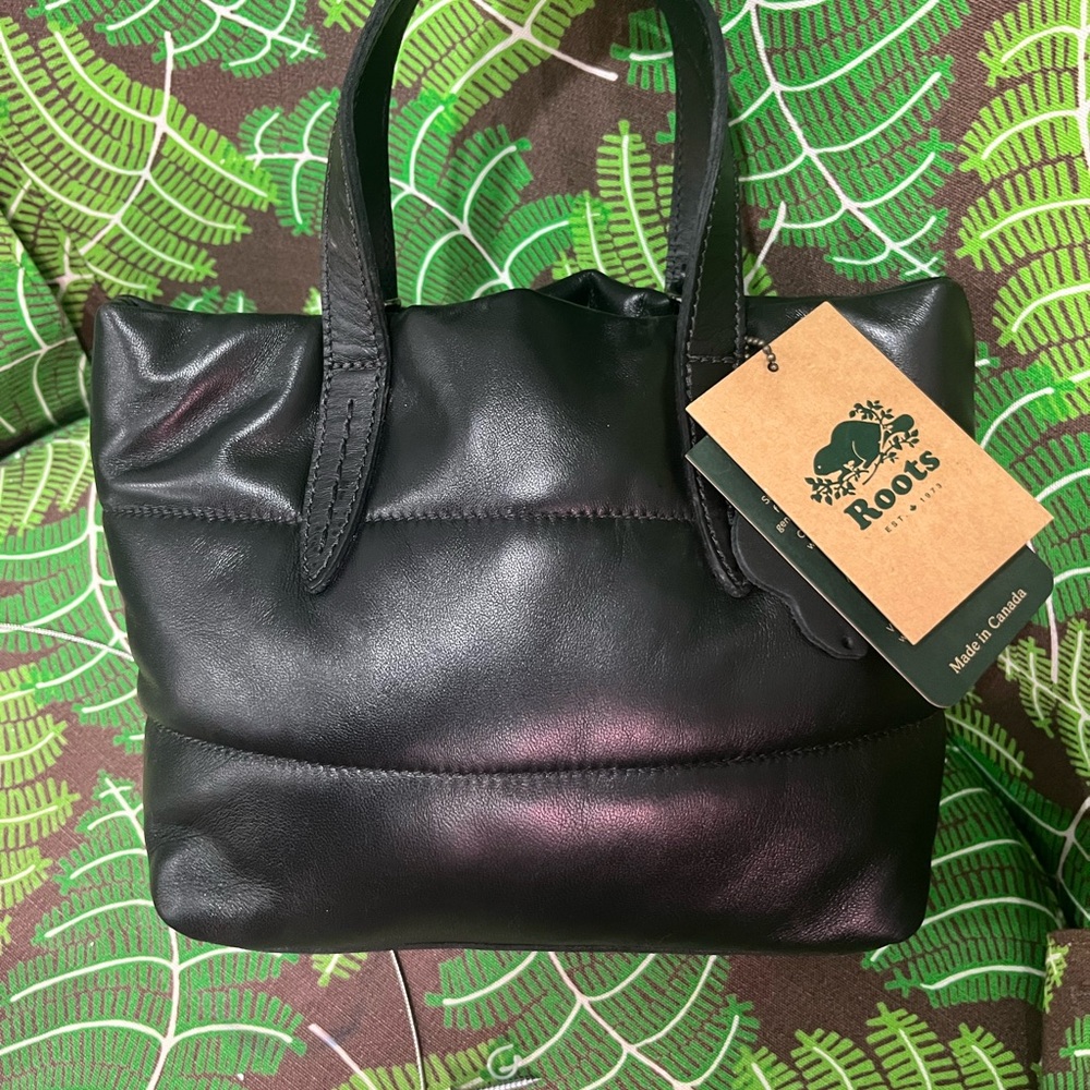 BNWT Black  Roots Puff Small Carryall Crossbody 2024/25